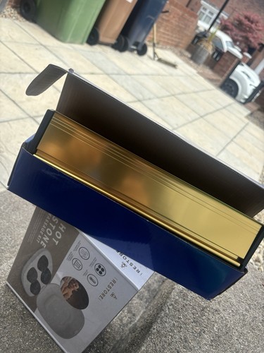 Gold inch letter box - gold,