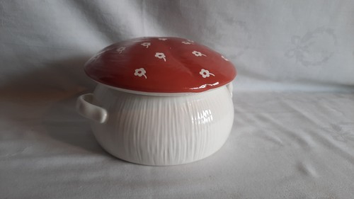 Next toadstool casserole dish - toadstool,