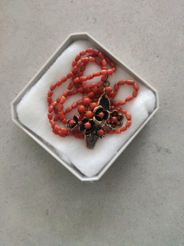 Vintage coral necklace with - coral,