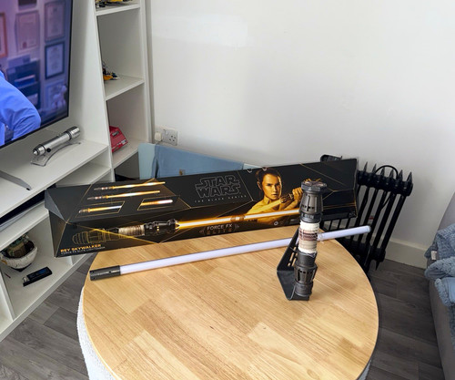 Hasbro black series - black,