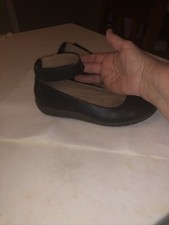 Women’s Clark’s Baby Doll Style Black Leather Shoes