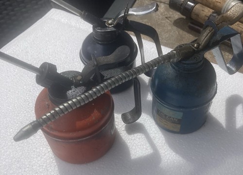 Small vintage oil cans - 3,
