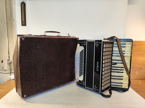 Horch accordion pressboard - accordion,