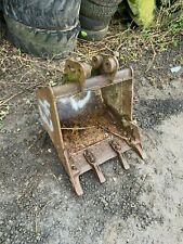Mini Digger Excavator Digging Bucket 35mm 2.5 - 3 ton 2ft 600mm (43)