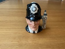 ROYAL DOULTON SMALL CHARACTER JUG THE LONDON BOBBY D6762 EXCELLENT