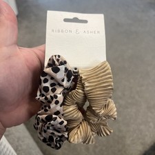 Ribbon And Asher 2 Pack Hair Scrunchies