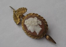 Antique Victorian Single Carved Shell Cameo with Gilt Leaves & Pendant Drop