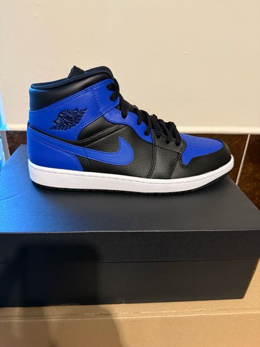 Nike air jordan mid - air,