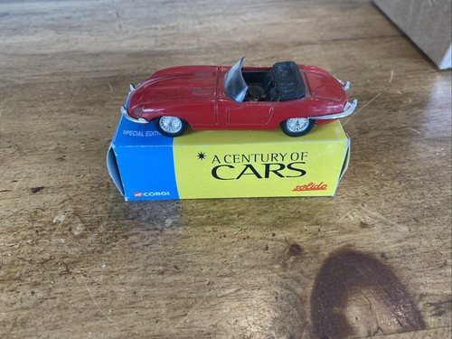 Jaguar type red corgi solido - type,