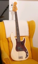 STUNNING!! Fender Vintera II