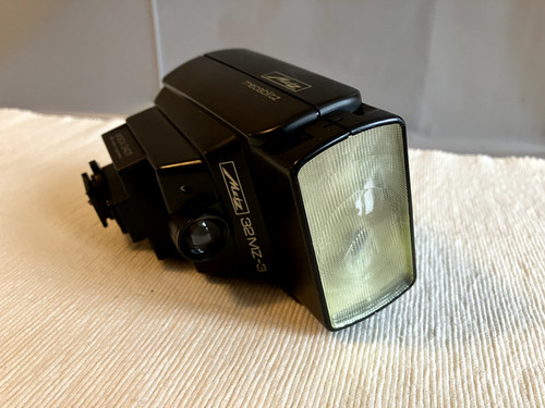 Metz mecablitz 32mz with sca - metz,