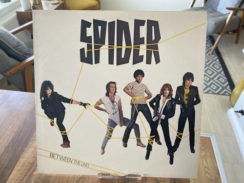 Spider between the lines - -between,