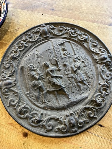 Decorative cast metal - cast-metal, relief