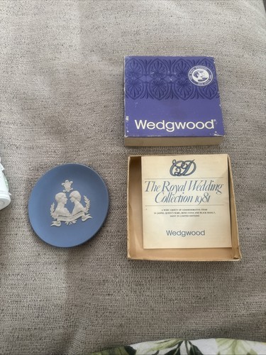 Wedgwood blue white royal - blue,