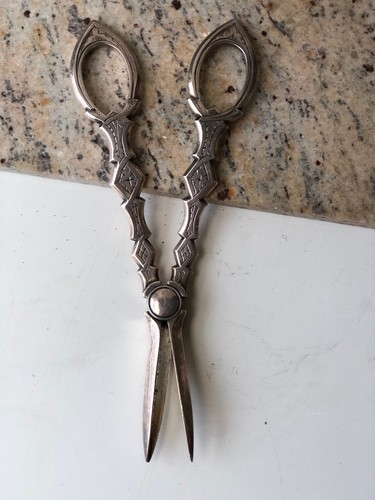 Elegant vintage antique - antique, 7"