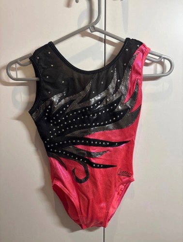 Black and pink short - black,