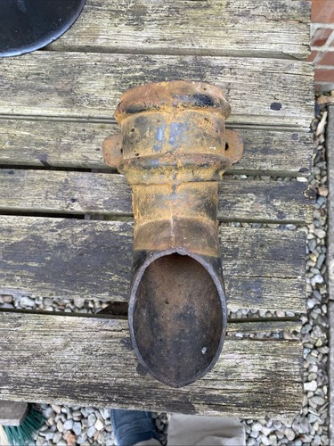 Cast iron downpipe - cast,