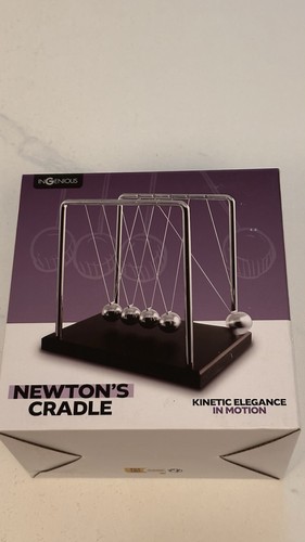 Newton cradle desk toy - newton’s,