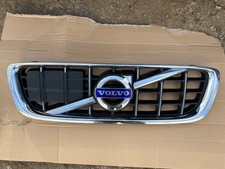 Some 2008-2012 Volvo v70 estate mk3 front bumper grill with badge 31283896