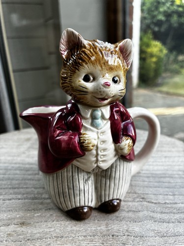 Charming hand painted kitten - hand,