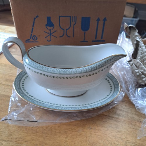 Bnib royal doulton berkshire - royal,
