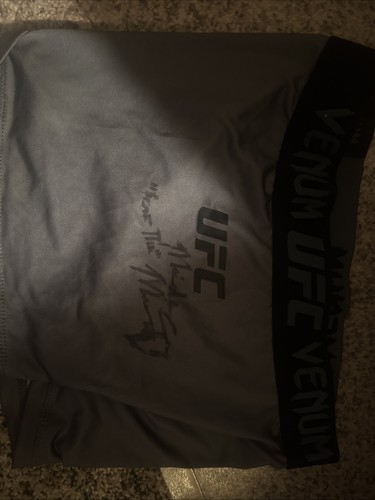 Authentic fight worn - 🔥, fight-worn