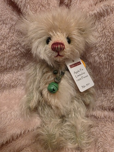Charlie bear apple pie - charlie,