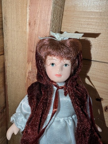 Small haunted doll nicola - small,