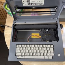 Smith Corona SL470 Electric Typewriter with Case