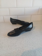 Russell and bromley snooty