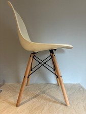 Original Vitra Eames DSW seat