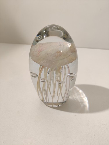 Stunning glass jellyfish - stunning,