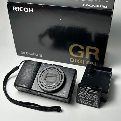 Ricoh digital iii 10mp ccd - digital,