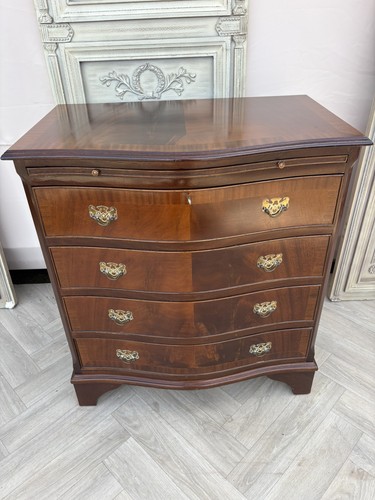 Stunning small style chest - small, of