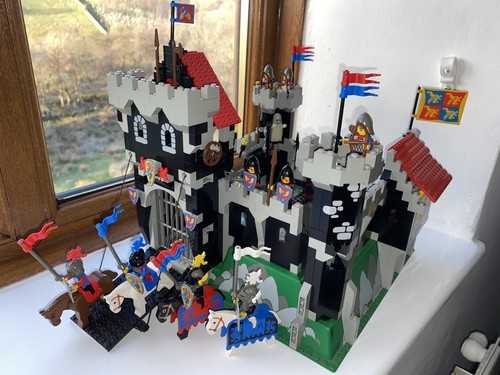 Lego vintage castle 6086 black - castle,