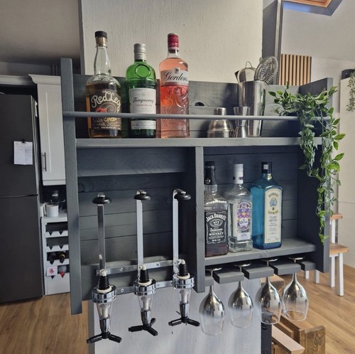 Wall mounted bar with - wall,