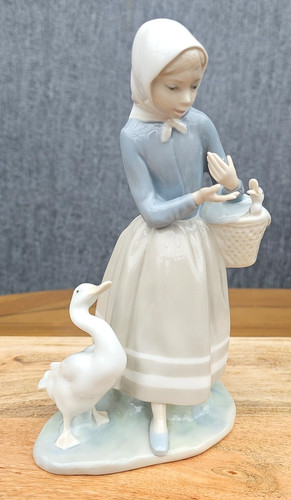 Lladro 4568 shepherdess with - 'shepherdess,