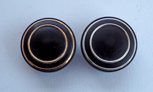 Bakelite valve radio - bakelite, knobs