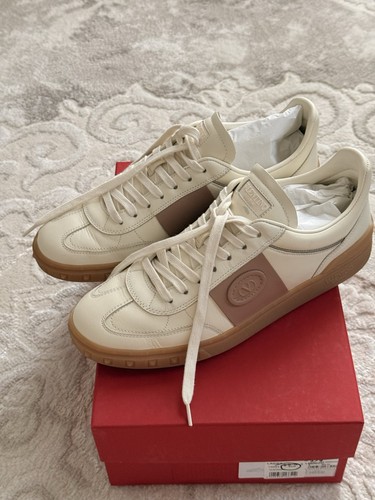 Valentino garavani upvillage - valentino,