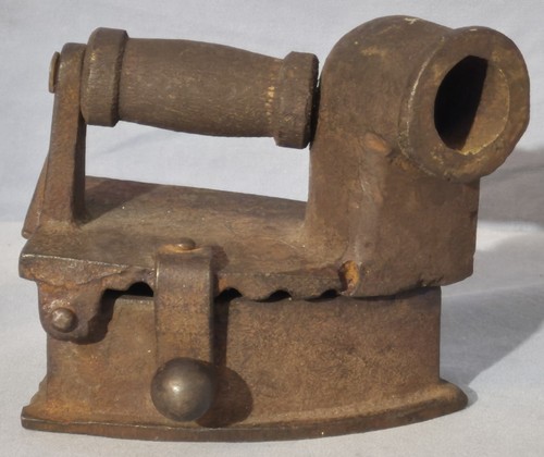 Vintage cast iron coal ironing - cast,