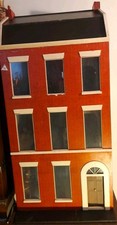 ANTIQUE DOLLS HOUSE AROUND