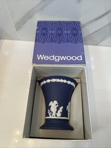 Dark blue wedgwood portland - dark,