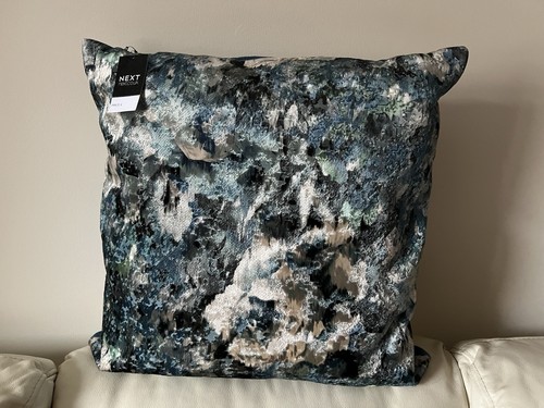 Elegant cut velvet - elegant,