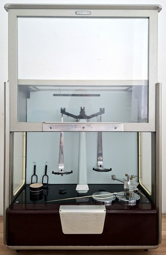 Oertling model 12a scale - model,