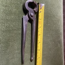 Vintage Nipper Pincer Nail