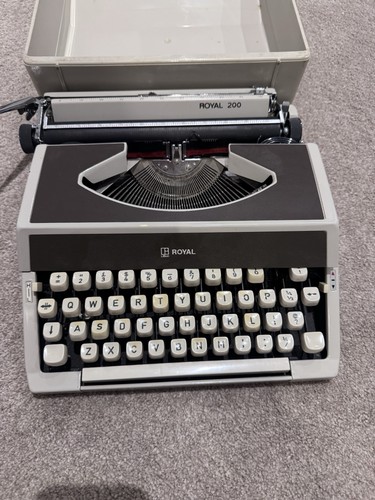 Vintage royal 200 typewriter - royal,