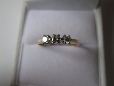 18ct DIAMOND TRILOGY RING