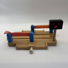 ELC Wooden Train Track Level