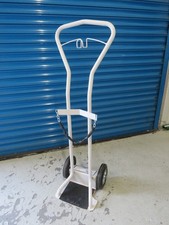 A GOOD QUALITY BOC OXYGEN CYLINDER G TROLLEY