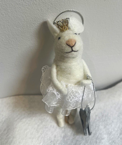 Felt ice skater mouse hanging - ,